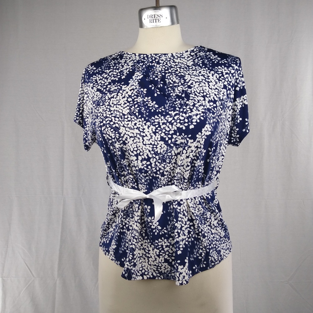 Women's pullover blouse